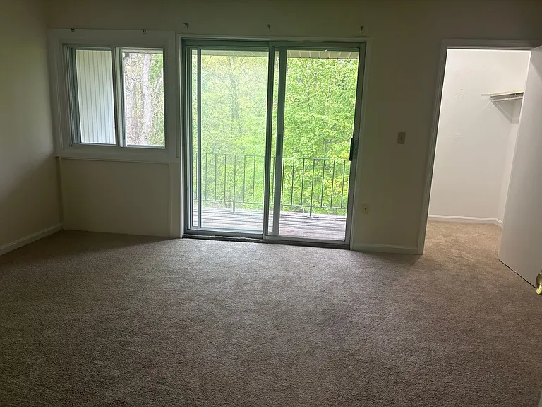 Townhouse Road Apartments — Photo 10