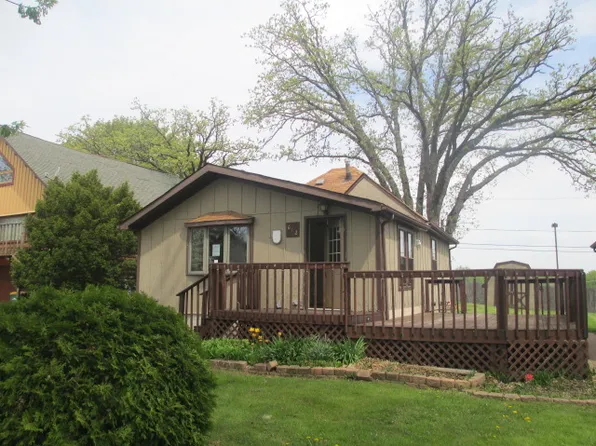 612 W Pheasant Ct, Round Lake Beach, IL 60073