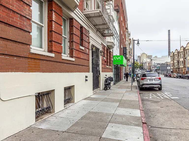 1050 Post Street — Photo 3