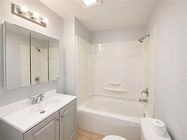 1306 Simon Bolivar Ave #1/2 — Photo 7