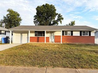 2750 Robert Dr, Florissant, MO 63031