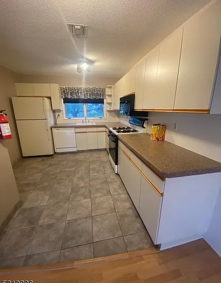 465 Colfax Ave — Photo 7