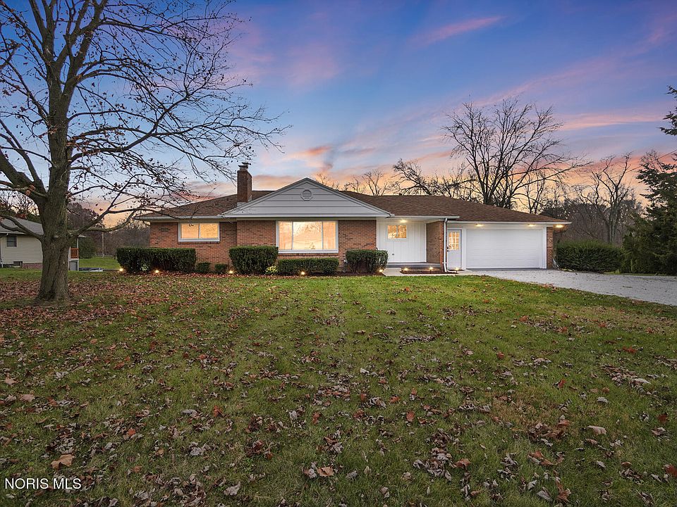 1st image of 421 Parklane Dr