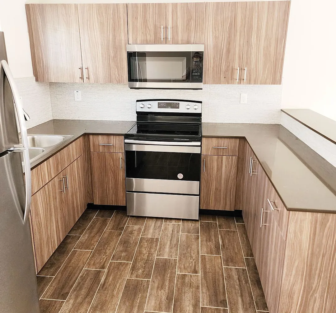 1601 Cortlandt St. — Photo 3