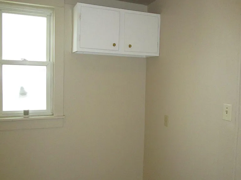 2665 Palmetto St — Photo 6
