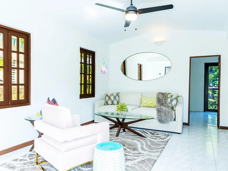 413 Interior Dm — Photo 9