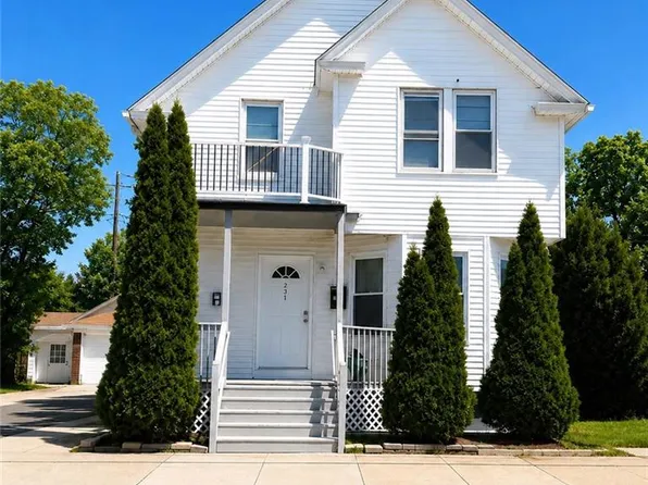 231 Lowell Ave, Providence, RI 02909