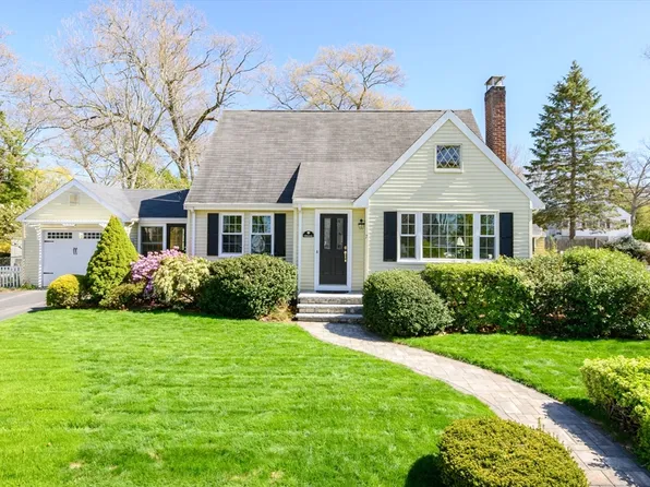 7 Arbutus Ave, Braintree, MA 02184