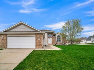 735 Pheasant Run Dr, Hobart, IN 46342
