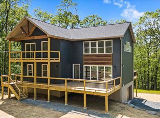 128 Copper Mountain Dr, Tafton, PA 18464
