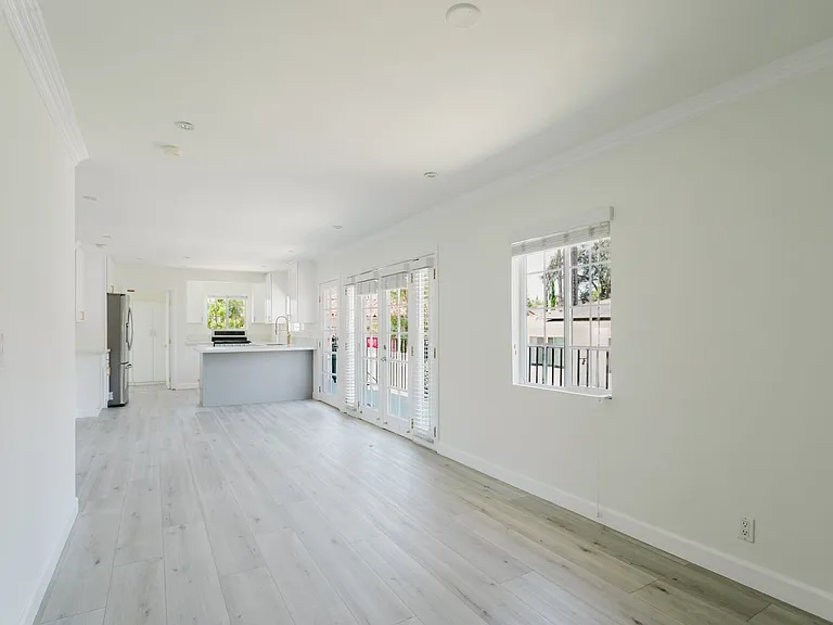 408 Spencer St #D — Photo 6