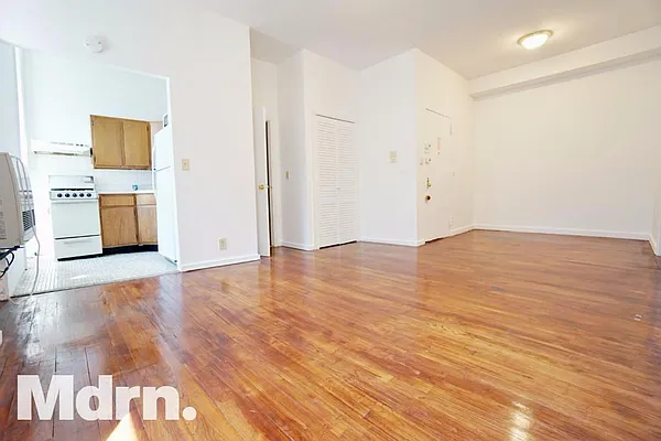 Rented by Mdrn Residential | media 11