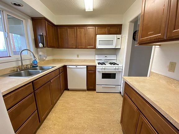 2nd image of 683 N Ross Ln