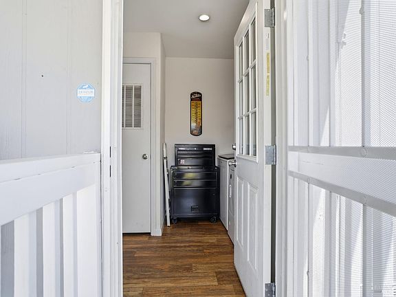 5th image of 858 Mary Street