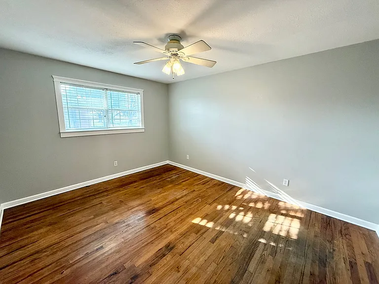 207 Estates Dr — Photo 10