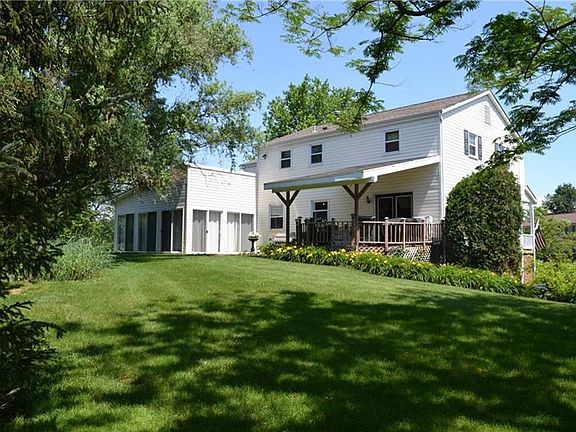 3rd image of 2248 Woodmont Dr