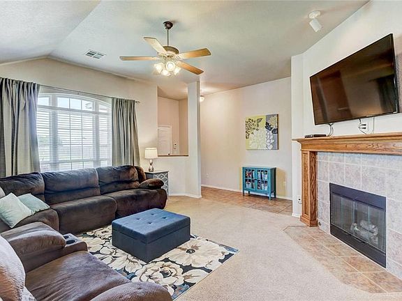 3rd image of 1845 Creekside Dr