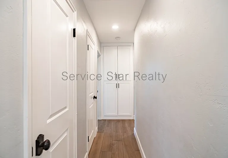 1946 E Rancho Dr — Photo 14
