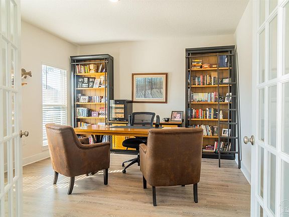 4th image of 6242 Jenks Dr