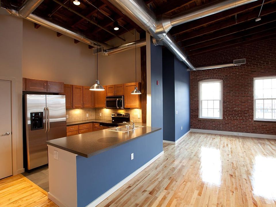 1st image of 425 N Prince St APT 301