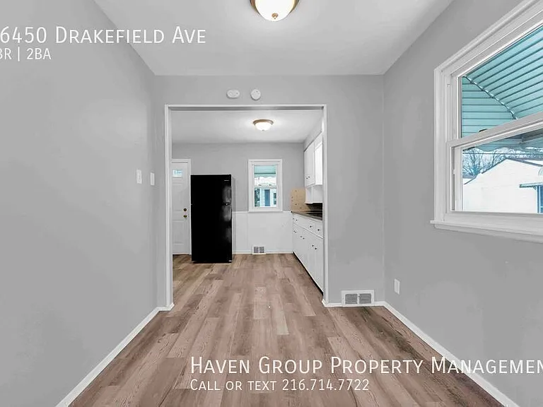 26450 Drakefield Ave — Photo 6