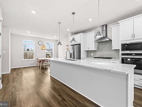 3rd image of 9309 Barnes Loop