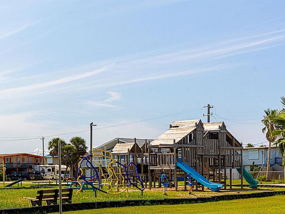 5th image of 21811 Matagorda Dr
