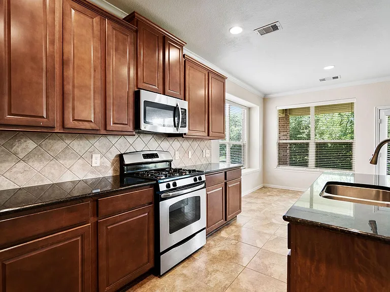 46 Black Swan Ct — Photo 17