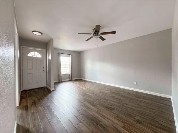 12215 11th St, Santa Fe, TX 77510