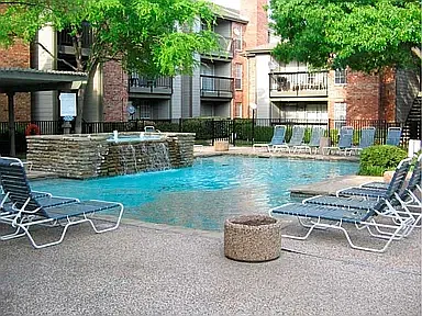 2 bed, 737 sqft, $1,400 — Photo 1