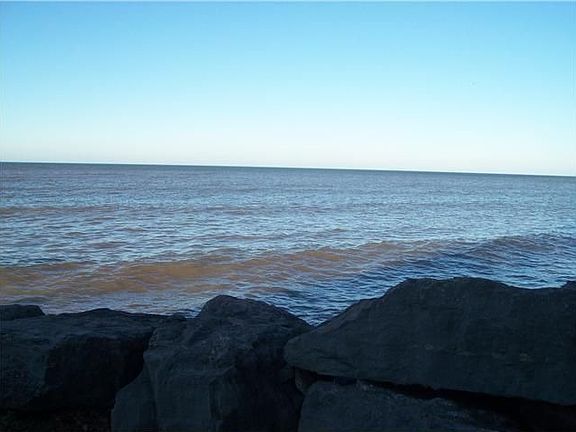 4th image of 226 Lake Shore Dr