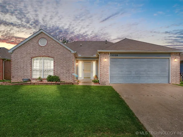 3220 N 3rd Pl, Broken Arrow, OK 74012