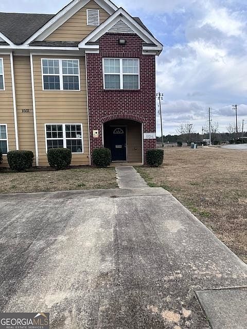 1st image of 1002 Mill Creek Way #B