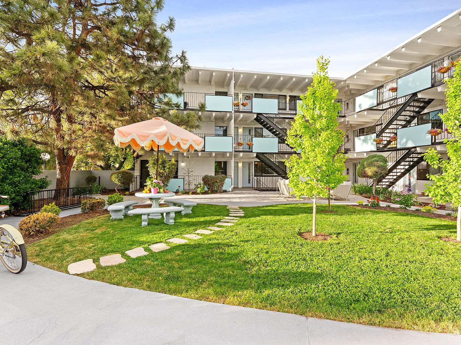 Marigold Apartments — Photo 1