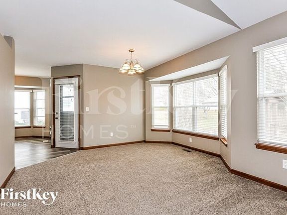 5th image of 1834 Charleston Estates Dr