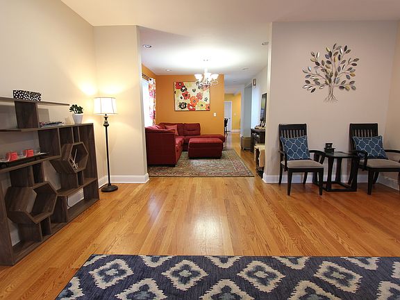 3rd image of 1742 N Lockwood Ave