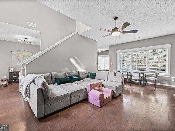 5th image of 215 Forrest Ln
