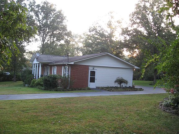 2nd image of 18 Valley Ln