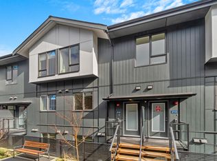 7161 17th Ave #203, Burnaby, BC