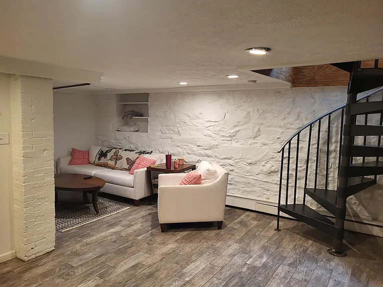 331 Amber St — Photo 19
