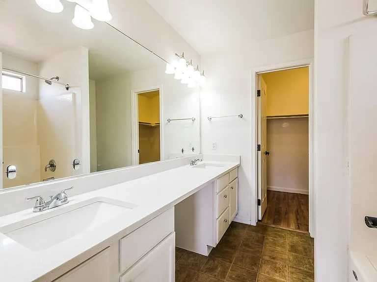 10438 W Georgia Ave — Photo 16
