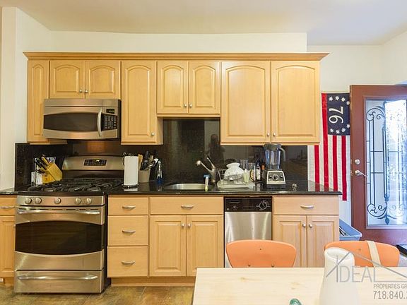 3rd image of 590 6th Ave APT 1