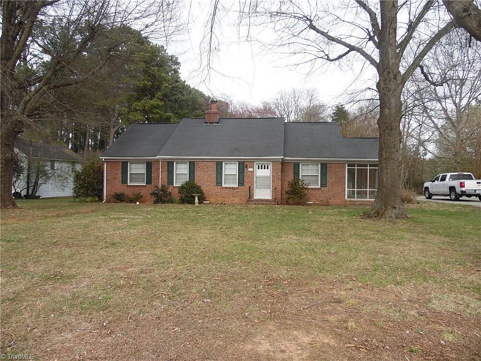 1st image of 952 Main St