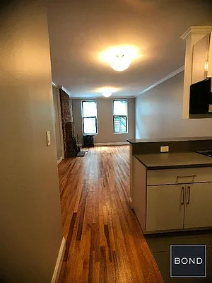 Rented by Bond New York | media 11