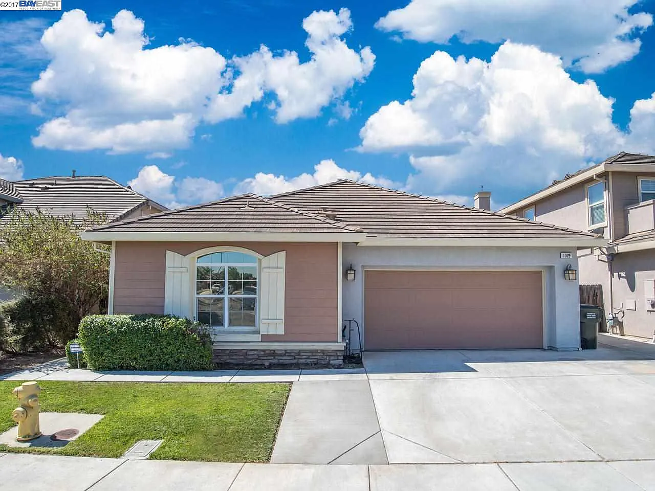 1329 Yosemite Cir photo 1