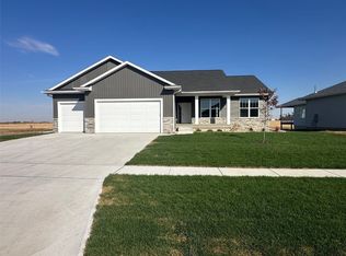 1368 Hickory Ridge Dr, Marion, IA 52302