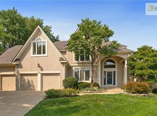 9515 Pine St, Lenexa, KS 66220