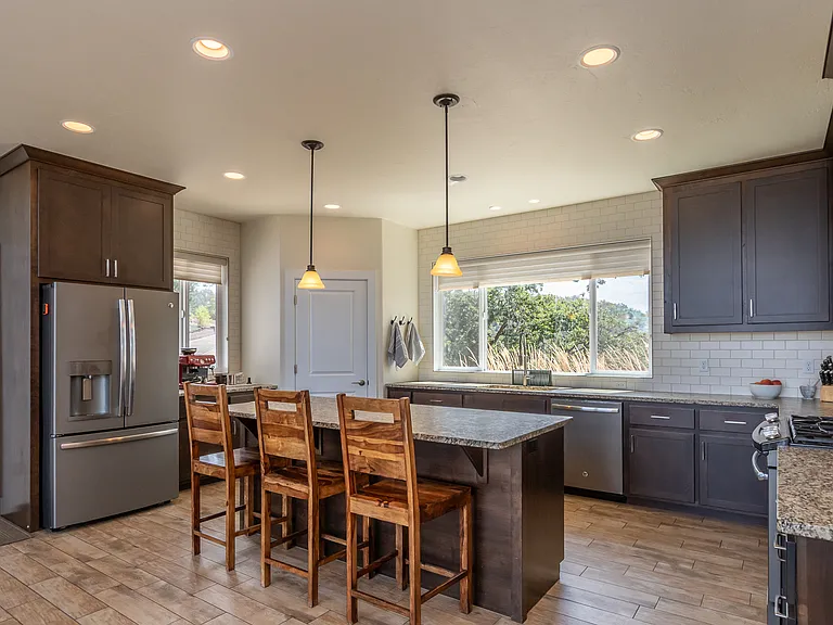 355 Ridgecrest Dr — Photo 8