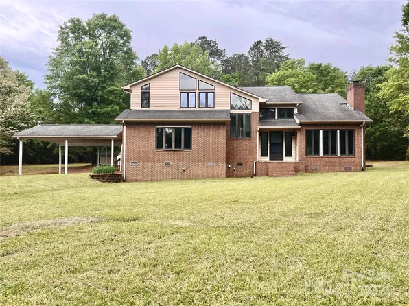 611 Stowe Rd, Clover, SC 29710