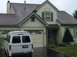 10 Washington Ct, Streamwood, IL